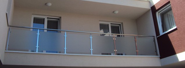 motel-balkony